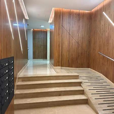 Spacious 2-Bedroom Apartment Near Center Tirana Exterior foto