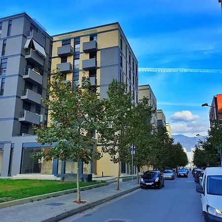 Spacious 2-Bedroom Apartment Near Center Tirana Exterior foto