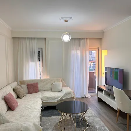 Spacious 2-Bedroom Apartment Near Center Tirana Exterior foto